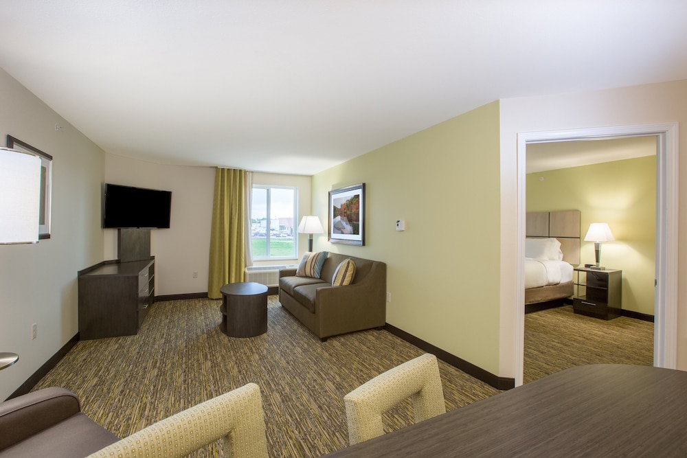 Suite, 1 Bedroom - Photo 5