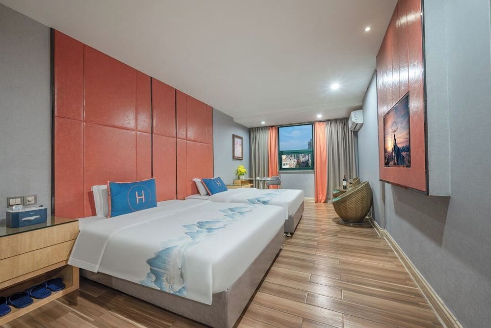 Classic Twin Room, City View photo 3