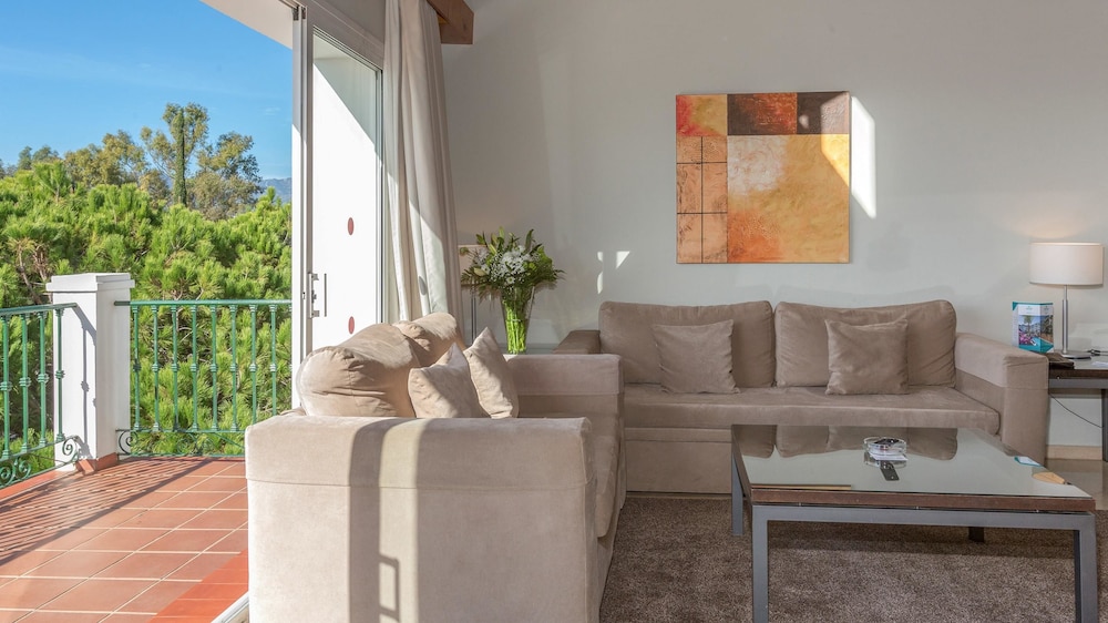 Apartment, 3 Bedrooms - Photo 15