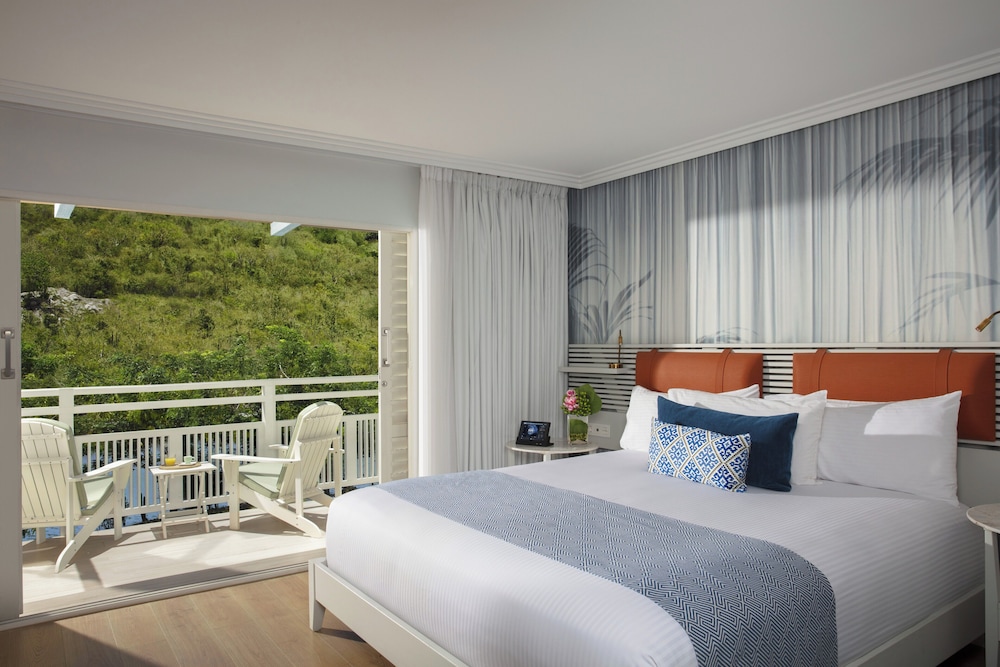 2 Queen Bed Courtyard