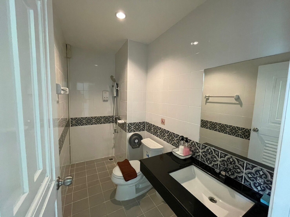 Deluxe Double Room with Balcony photo 2