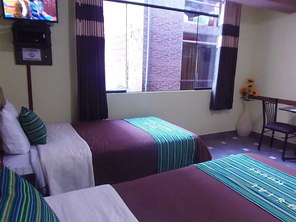 Basic Double Room, Multiple Beds, Non Smoking photo 1