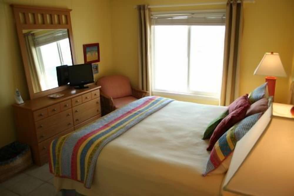 Condo, 2 Bedrooms