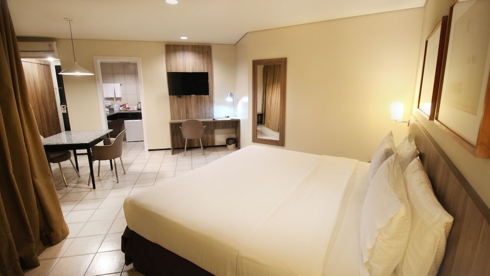 Premium Room, 1 King Bed, Balcony - Photo 3