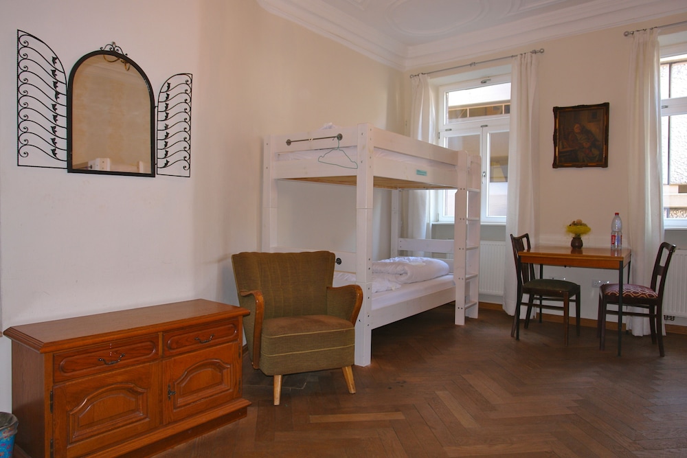 Shared Dormitory, Women only photo 1