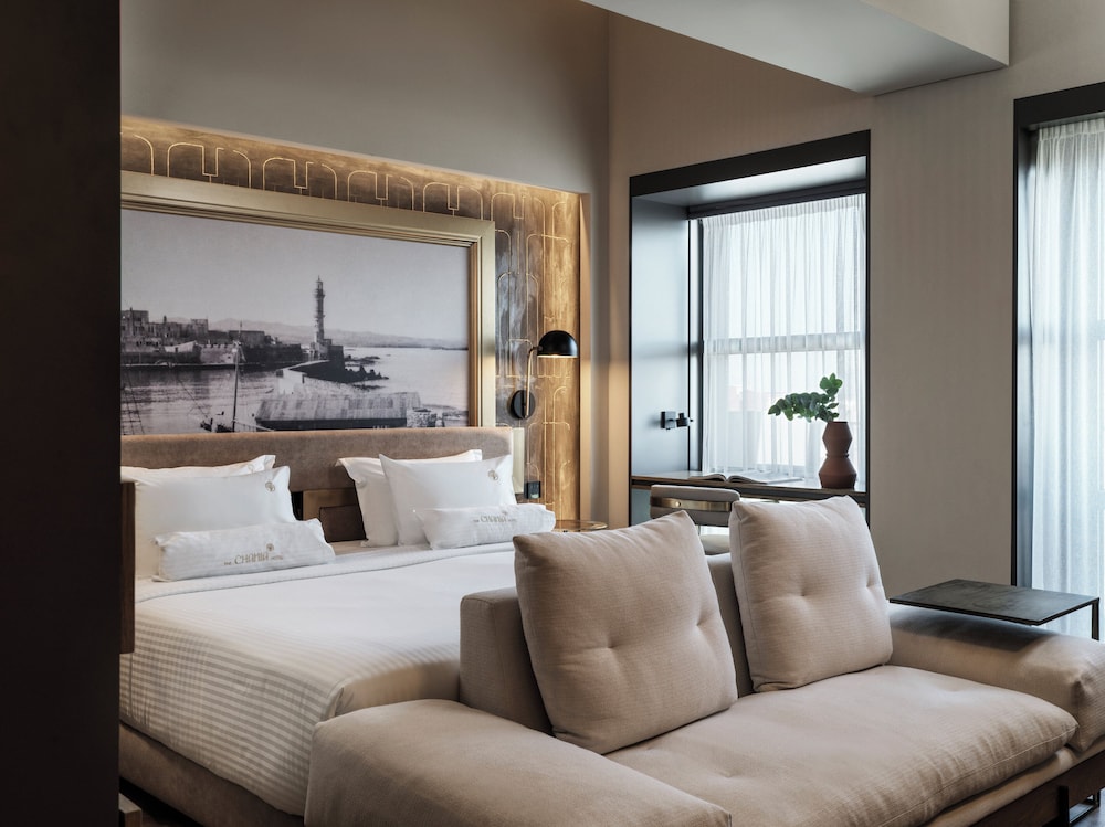 Suite, Balcony, 1 King Bed - Photo 2