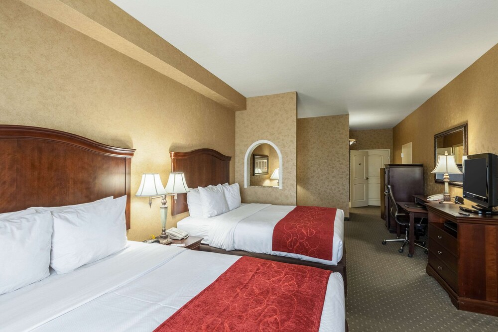Suite, 2 Queen Beds, Accessible, Non Smoking - Photo 2