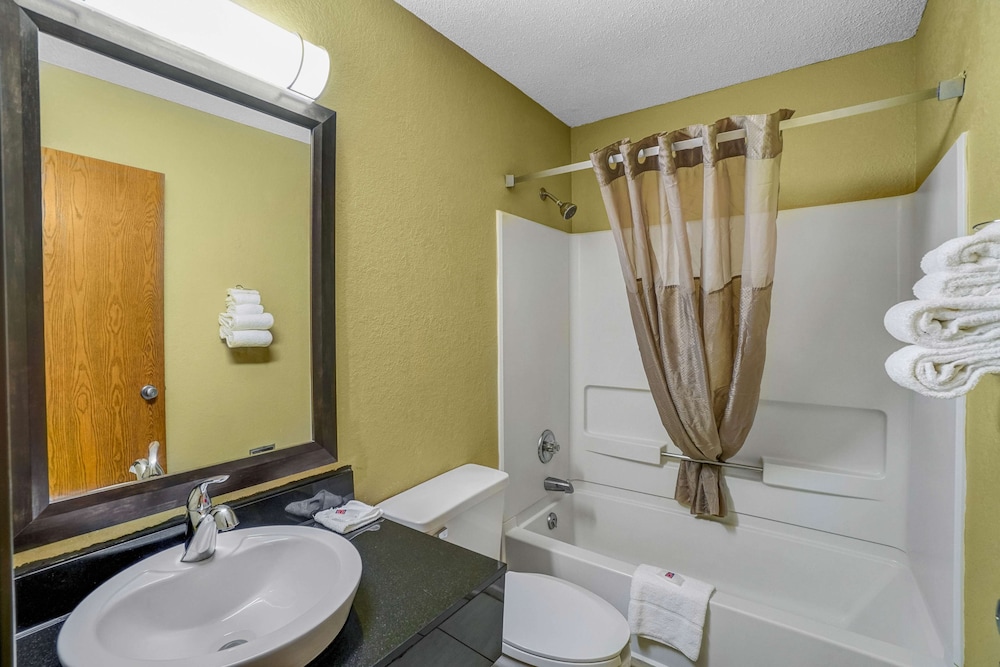Standard Room, 2 Double Beds, Non Smoking - Photo 2
