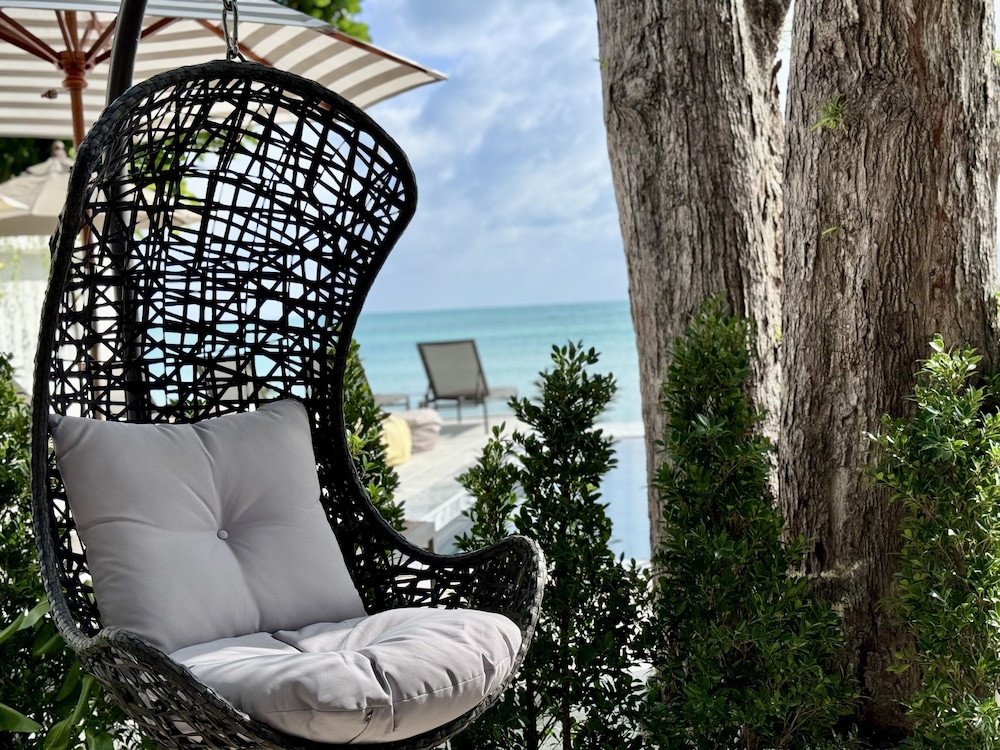 Beach Front Villa ( 1 Way Airport Transfer) - Photo 14