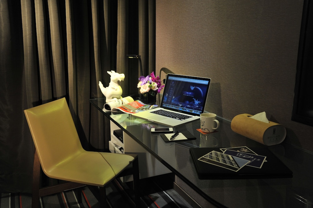 Premier Twin Room