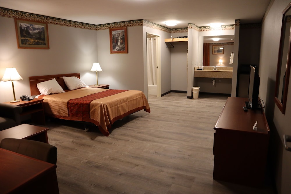 Standard Room, 1 Queen Bed photo 1