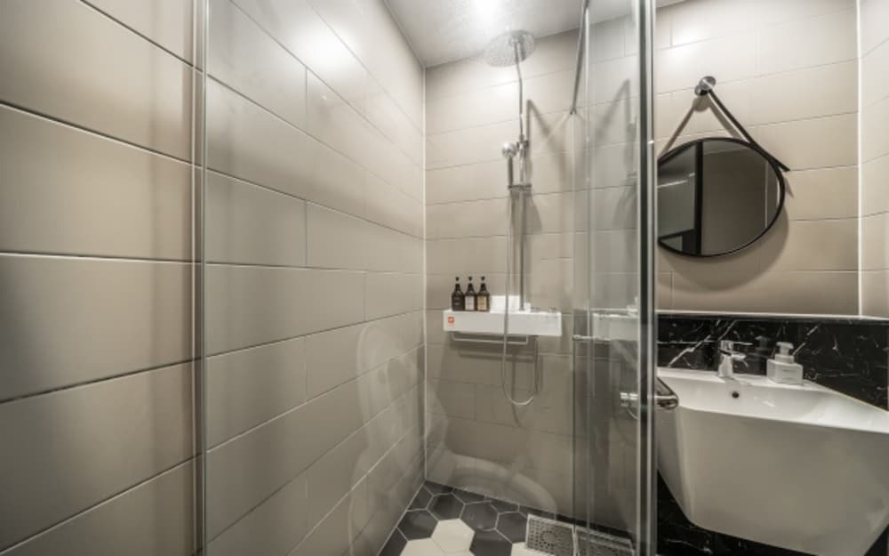 Deluxe Double Room - Photo 10