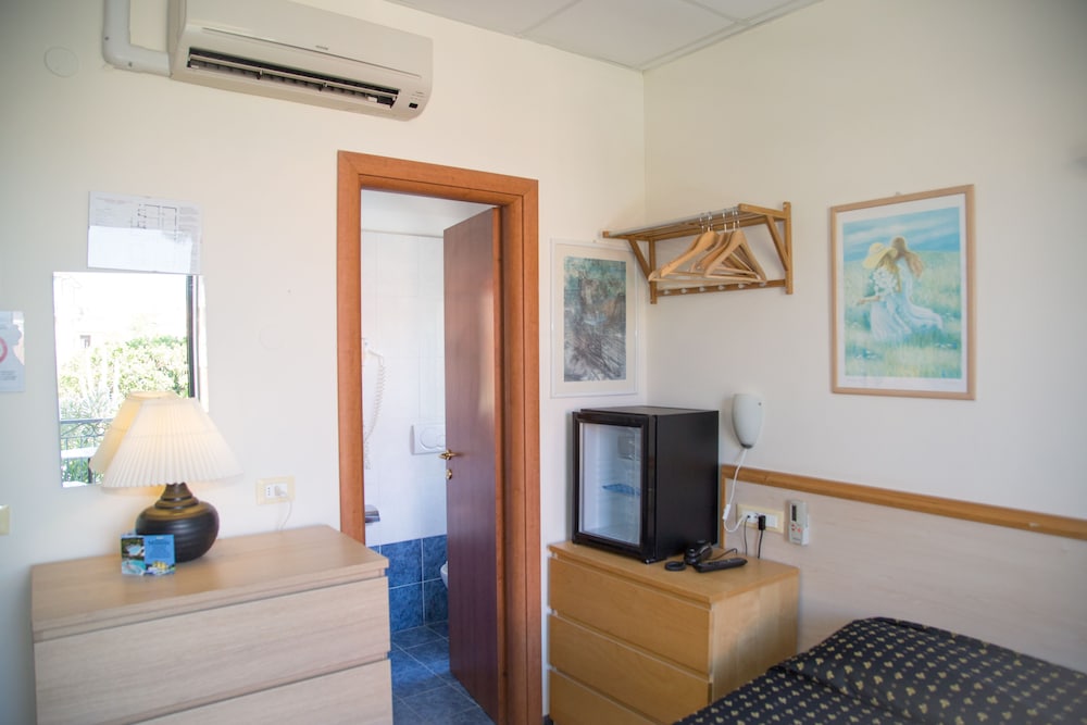 Triple Room (2 pax) photo 3