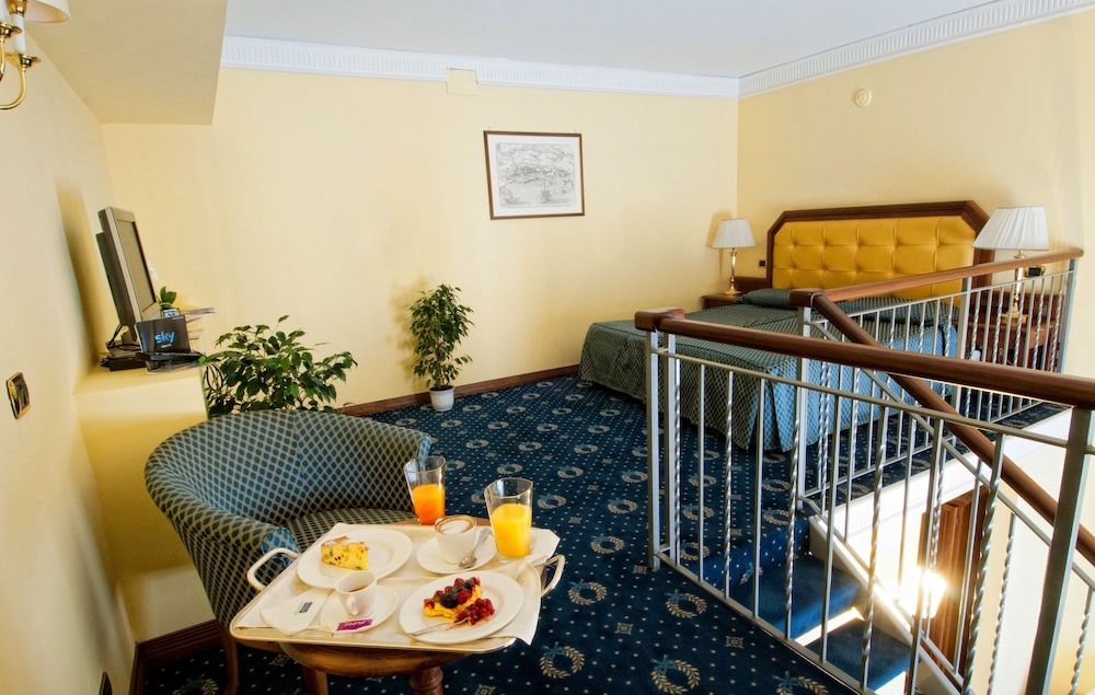 Deluxe Double or Twin Room - Photo 1
