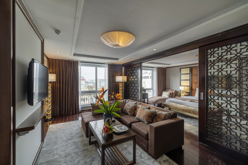 Solis Suite Balcony with City View