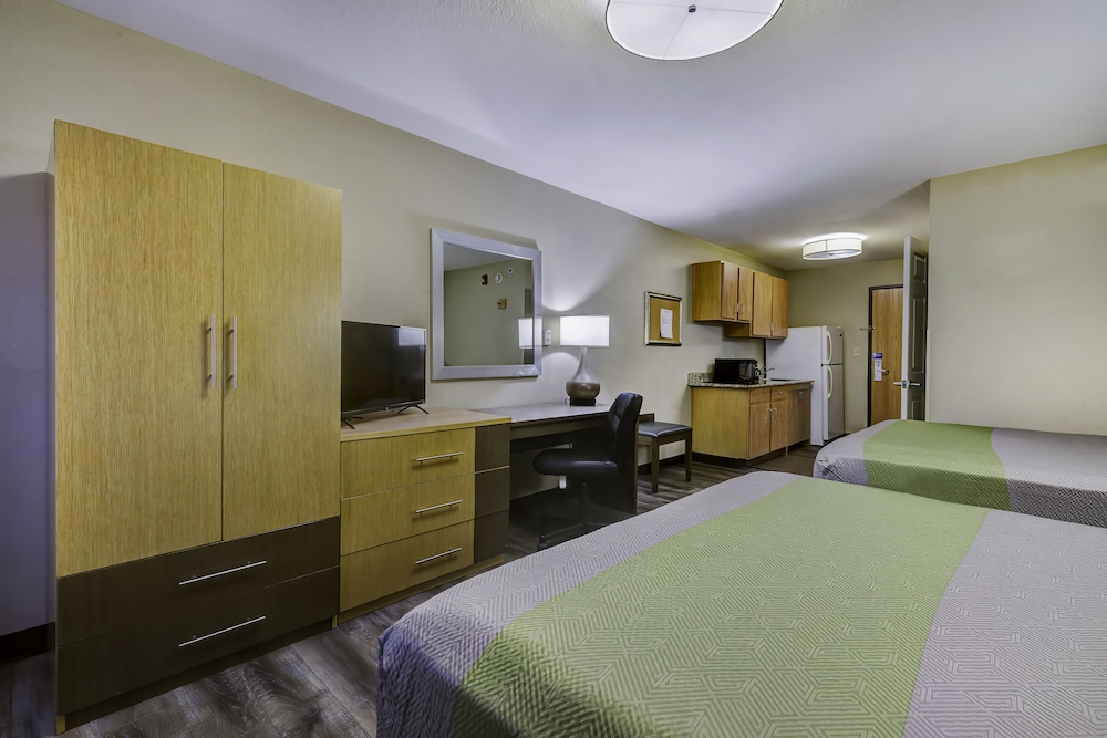 Deluxe Room, 2 Queen Beds, Accessible, Non Smoking - Photo 7