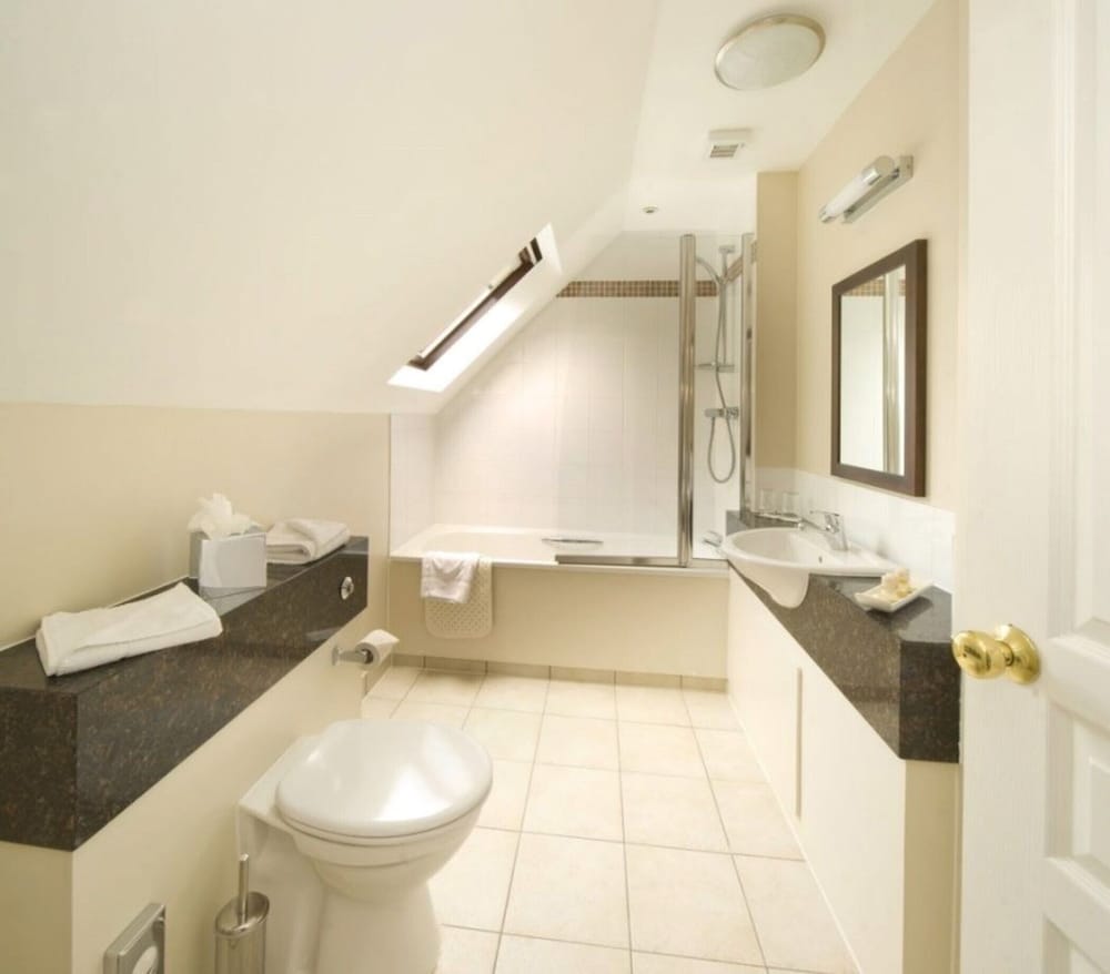 Executive Double Room - Photo 8