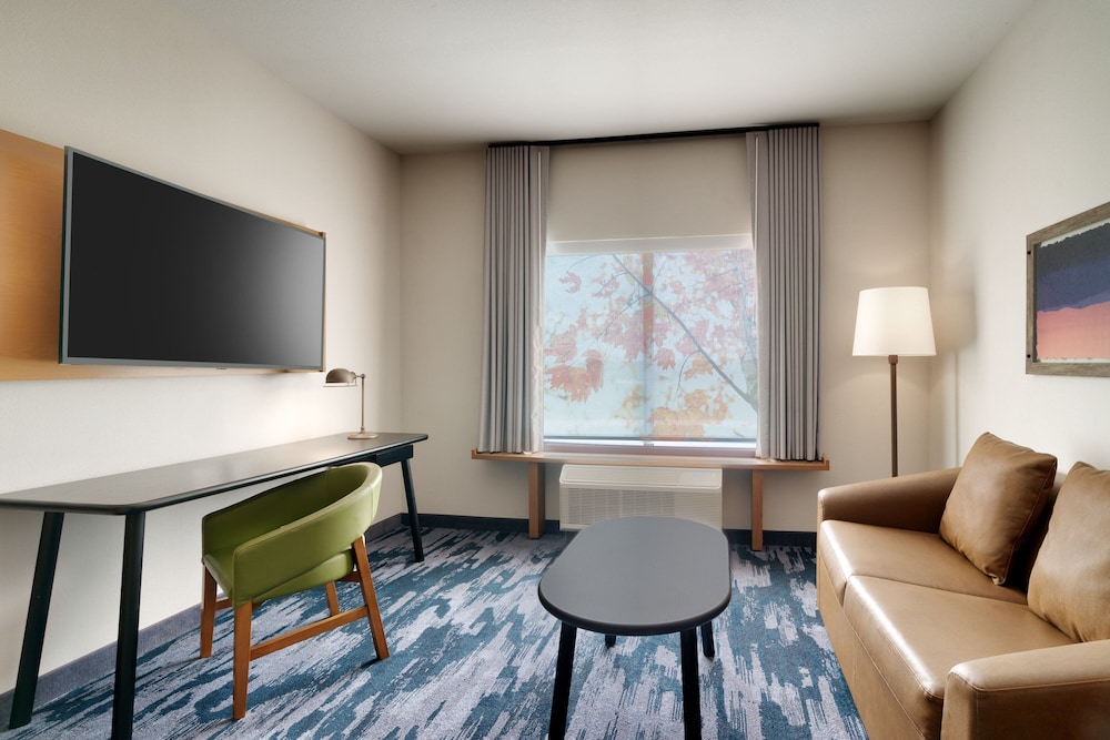 Suite, Multiple Beds - Photo 2