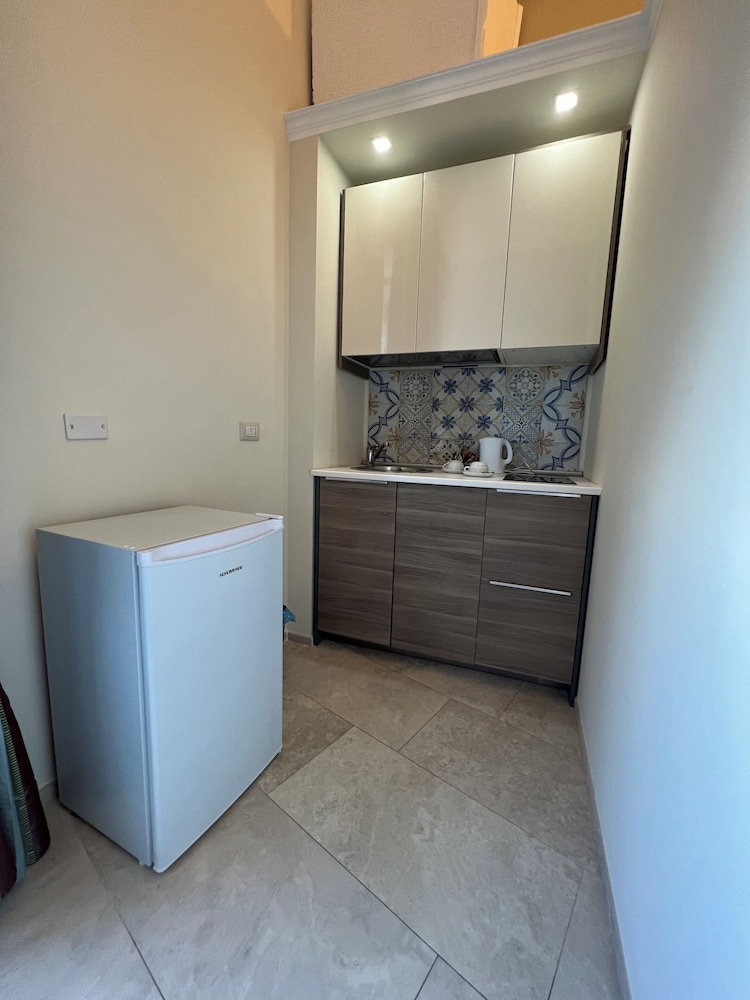 Deluxe Studio Suite, 1 Queen Bed, Sea Facing photo 3