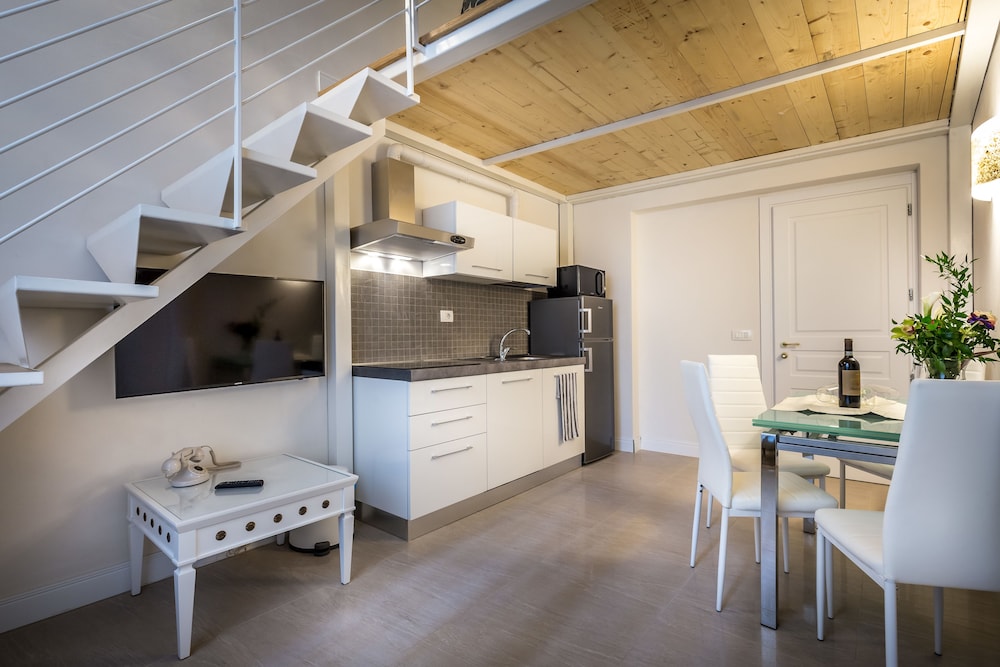 Suite, 2 Bedrooms, Kitchen (Alessandra ) photo 3