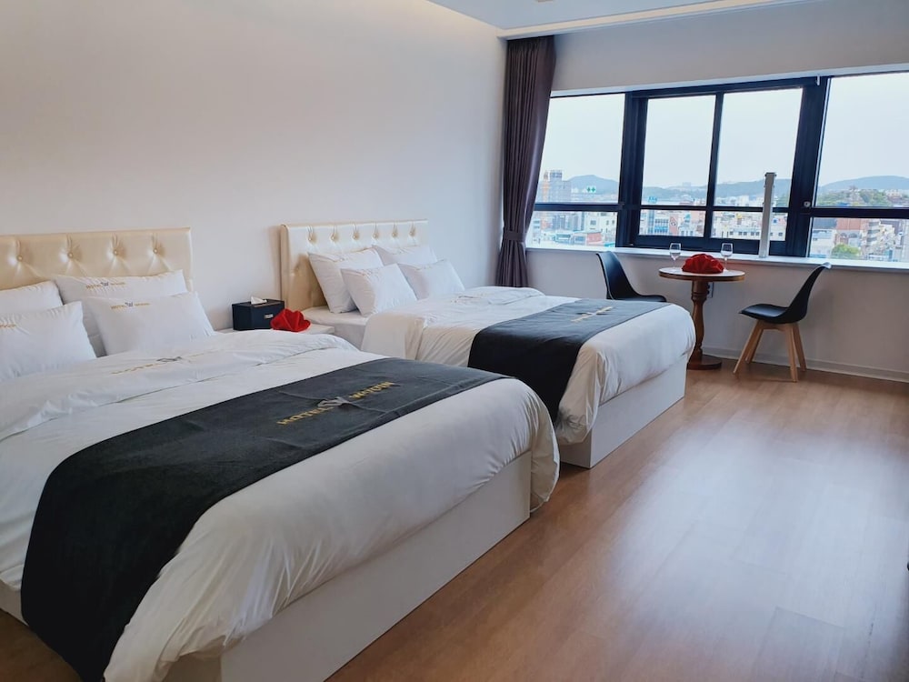 Deluxe Twin Room - Photo 1