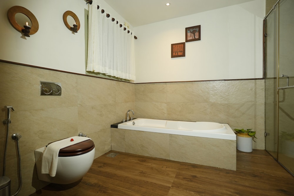 Valley Facing Suite with Bathtub - Photo 6