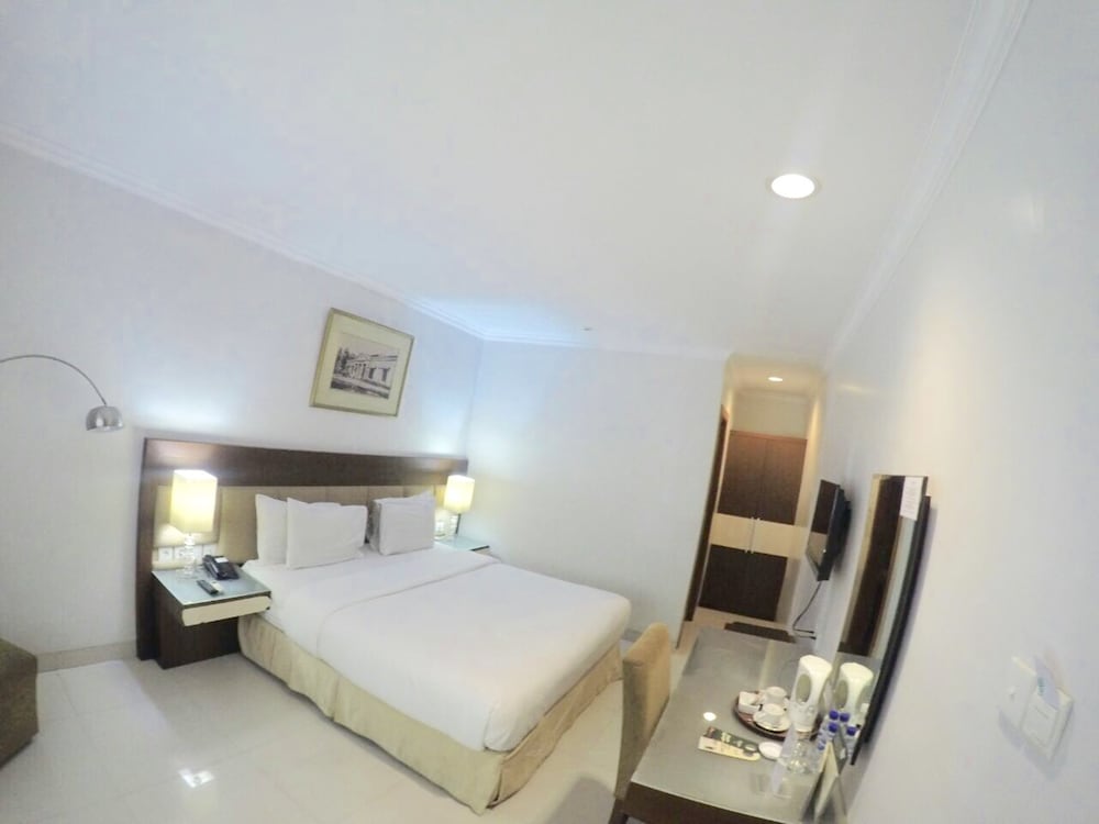 Executive Room - Photo 2