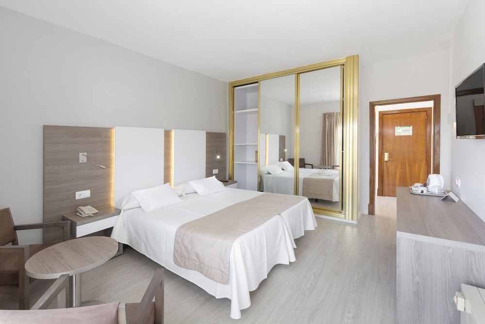 Habitación triple (2 adultos + 1 niño)