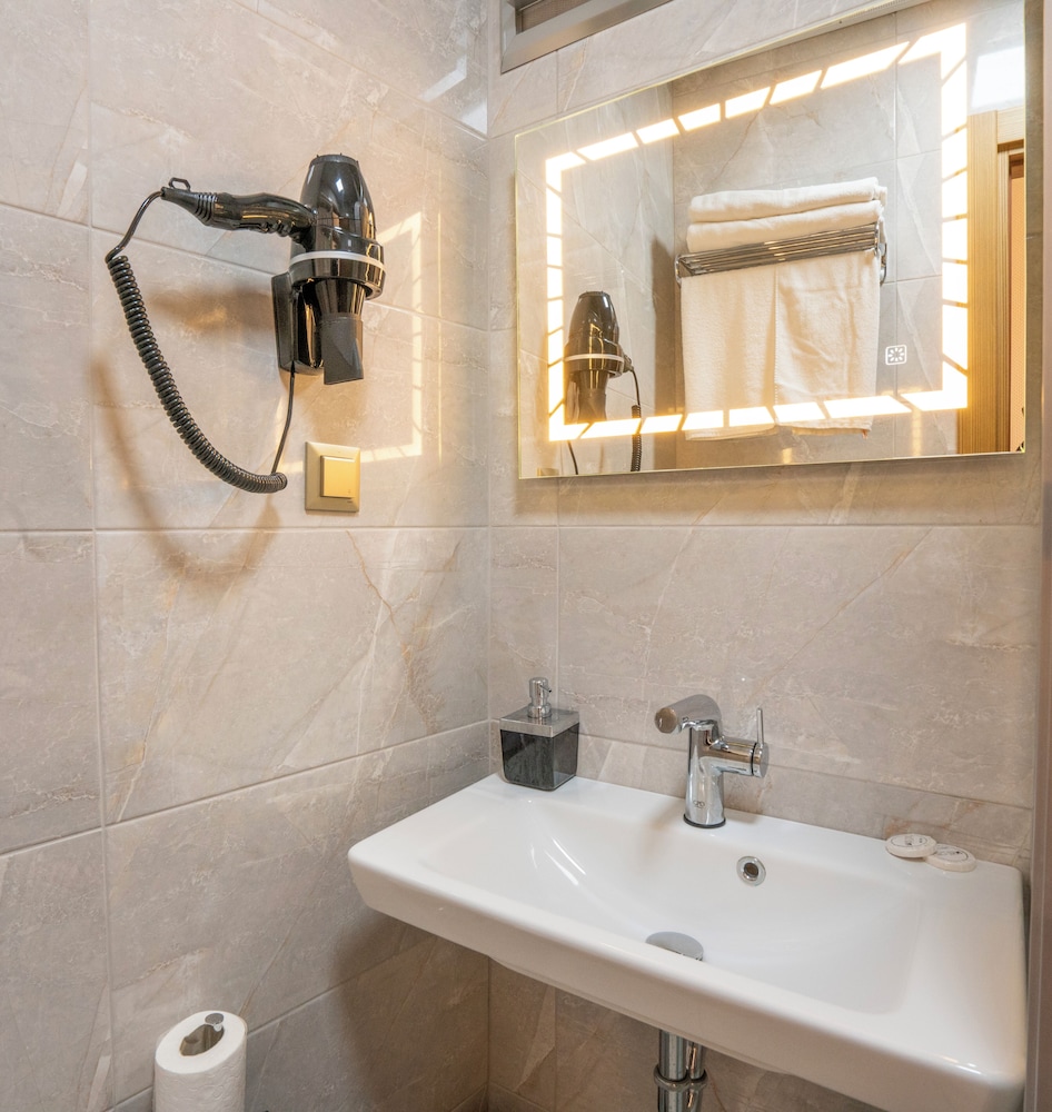 Standard Double or Twin Room, City View photo 3
