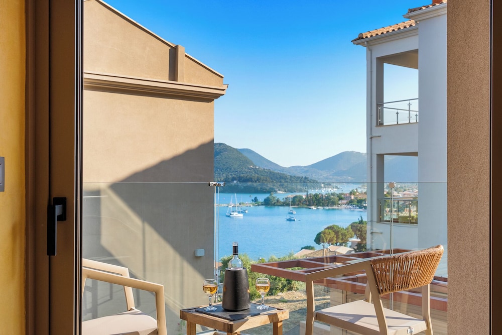 Deluxe Double Room, Partial Sea View