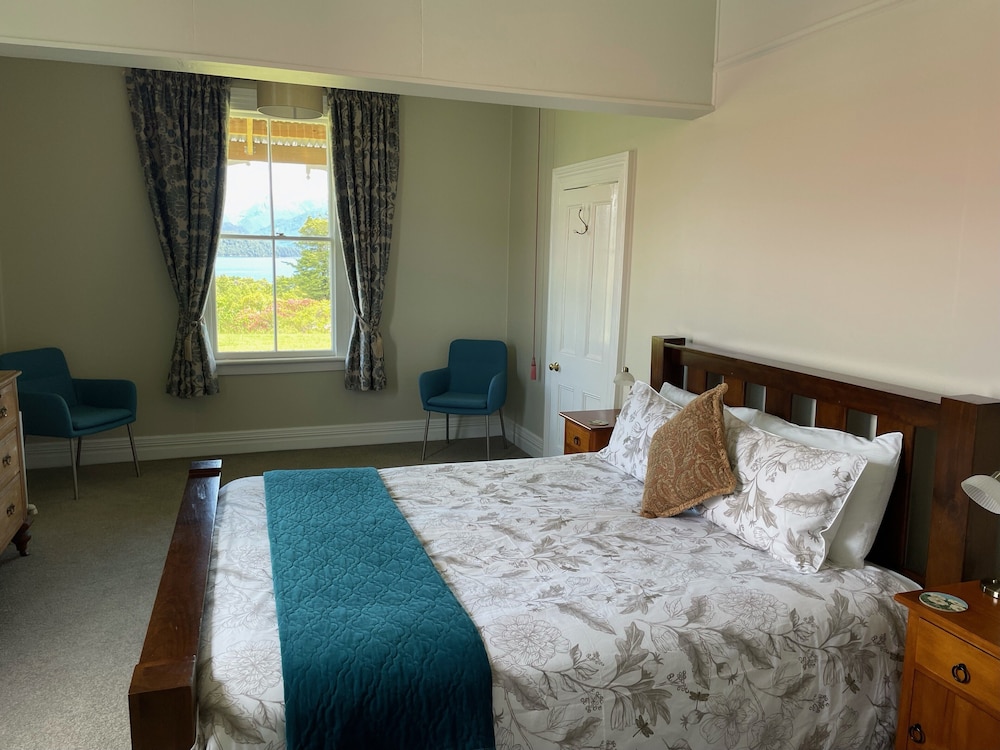 Superior Double Room, 1 King Bed, Lake View, Ground Floor