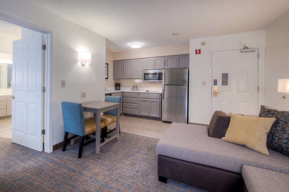 Suite, 1 Bedroom - Photo 5
