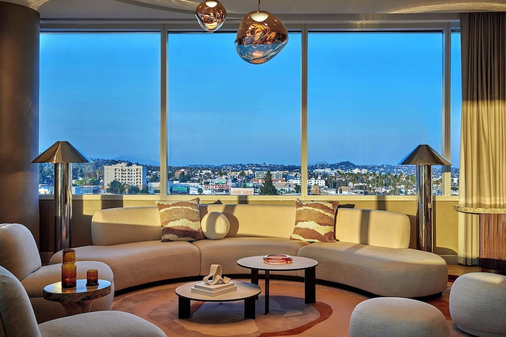 Penthouse Suite thumbnail 6