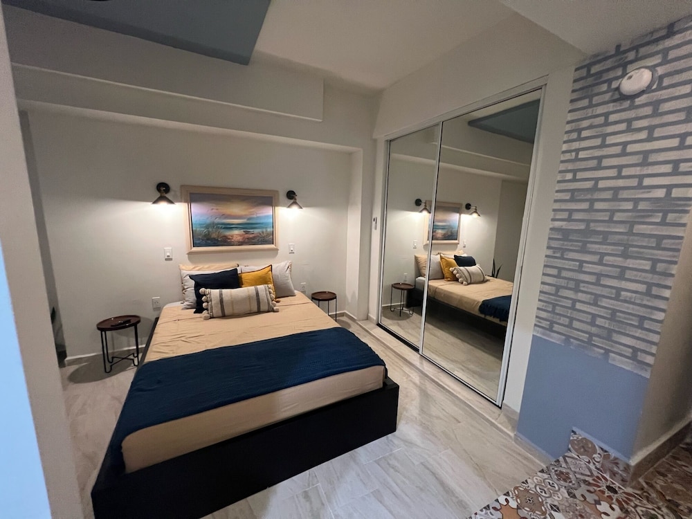 Suite #36 (Not window-view) photo 1