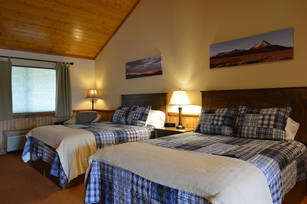 Premium Double Room, 2 Queen Beds, Accessible photo 2