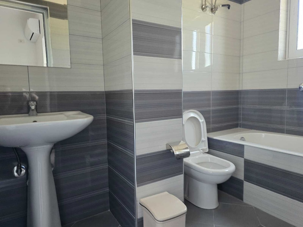 Standard Triple Room, Balcony, Garden View photo 2