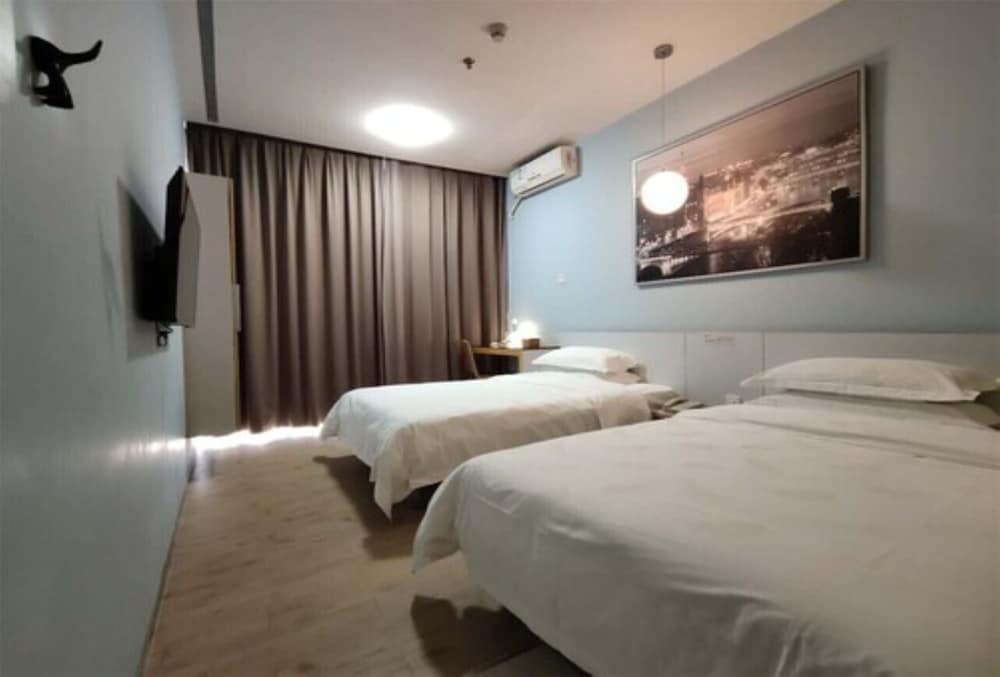 Standard Twin Room photo 1