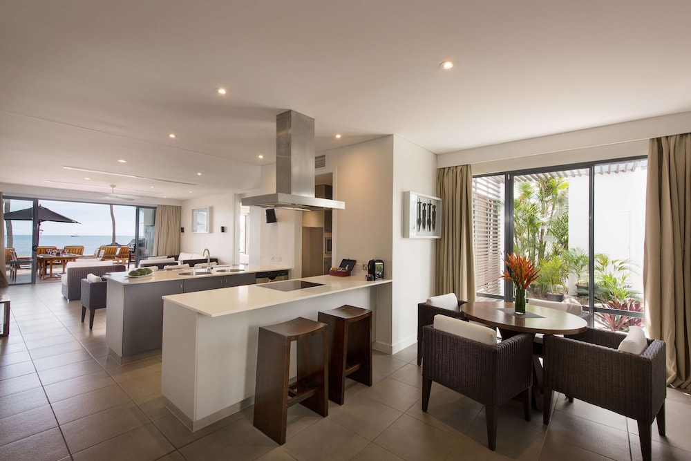 Room, 3 Bedrooms, Private Pool, Beachfront (Residence) - Photo 6