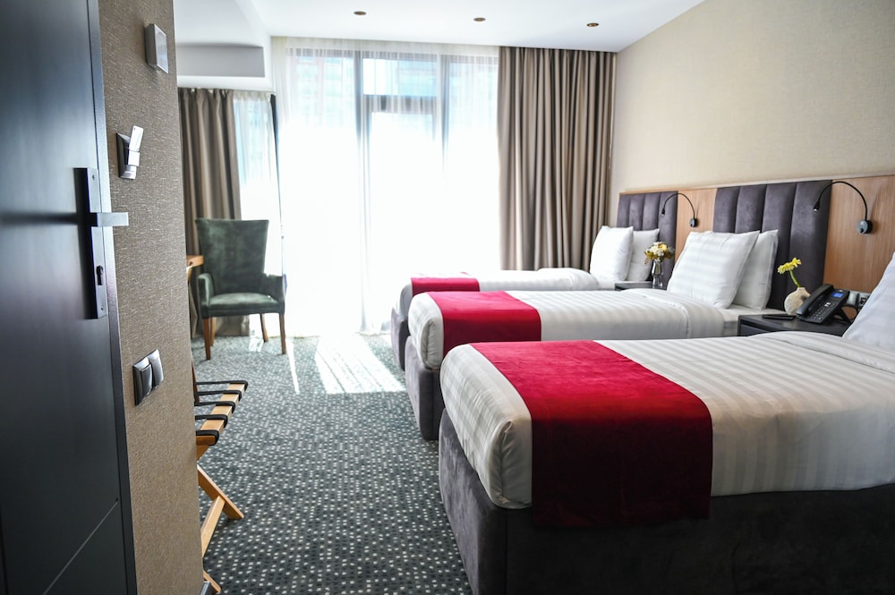 Triple Room, Balcony, City View