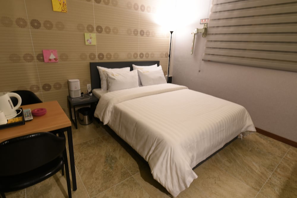 Standard Room photo 2