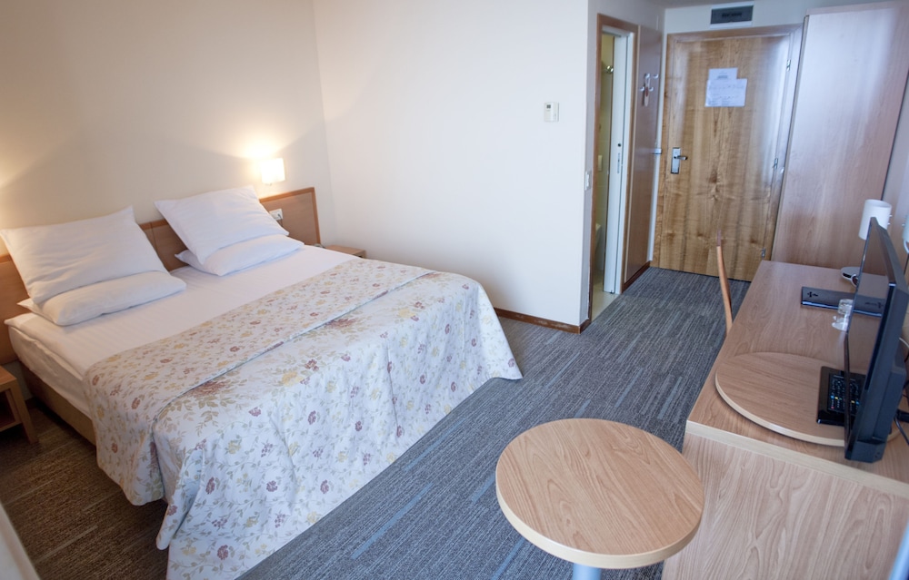 Standard Double or Twin Room, Accessible photo 1