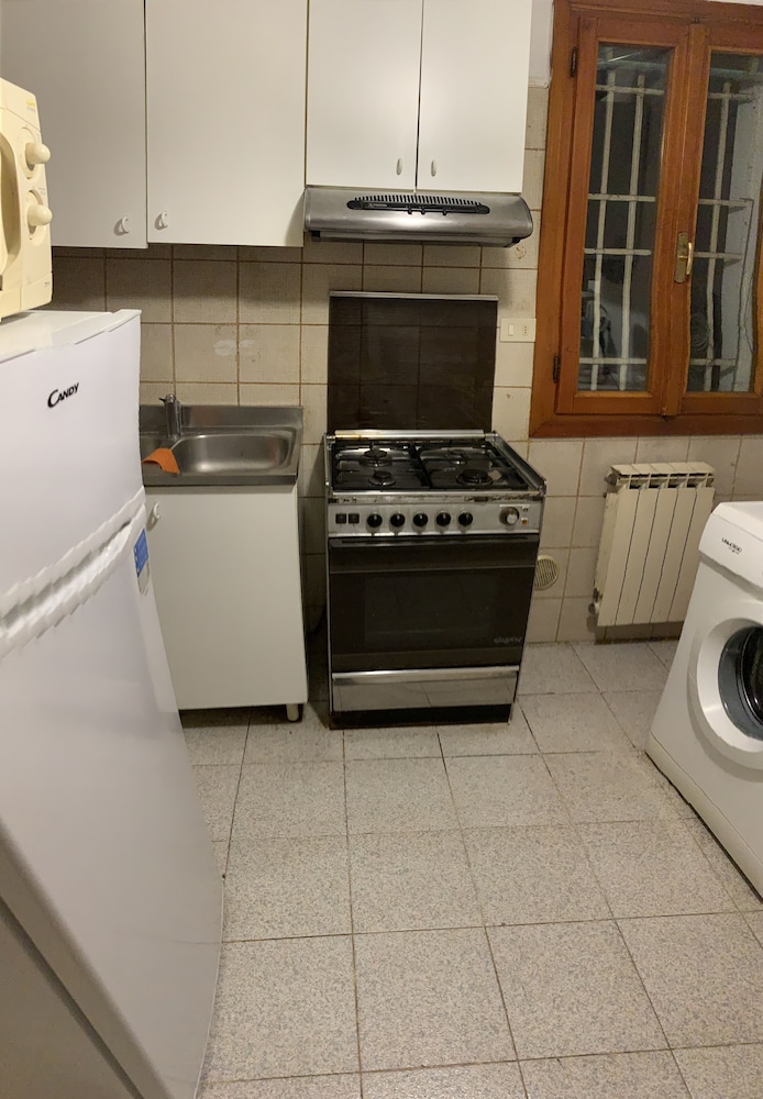 Deluxe Triple Room, Shared Bathroom, City View photo 2