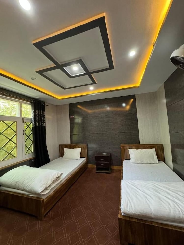 Deluxe Double Room, Partial Ocean View photo 3