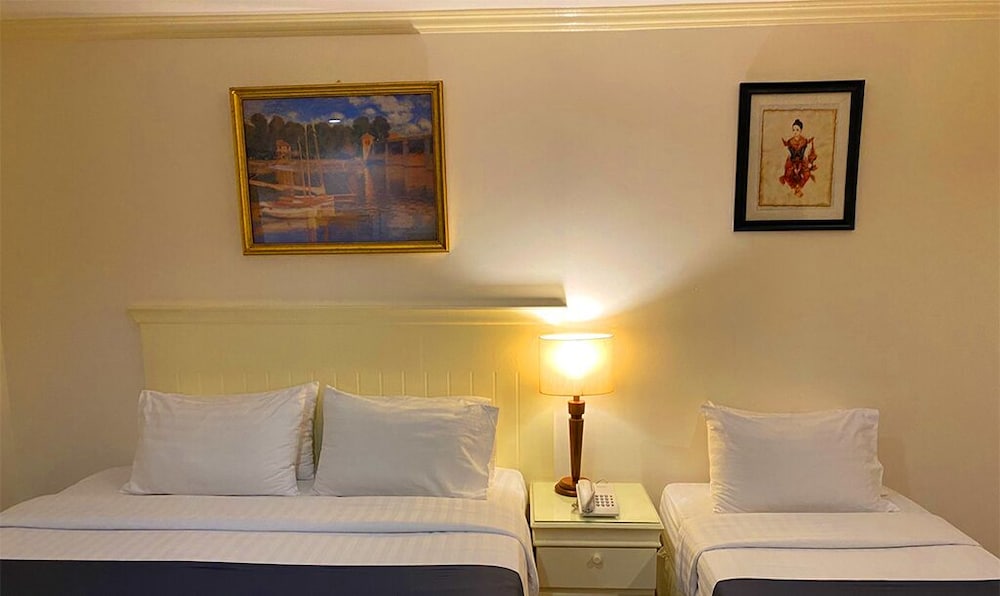 Deluxe Triple Room photo 2