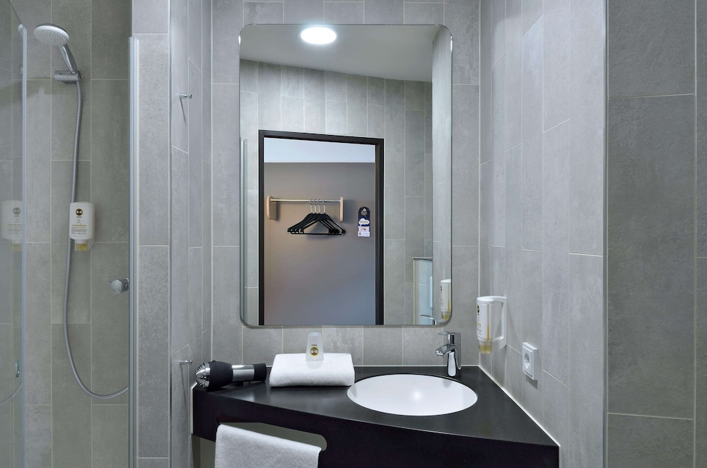 Double or Twin Room photo 3