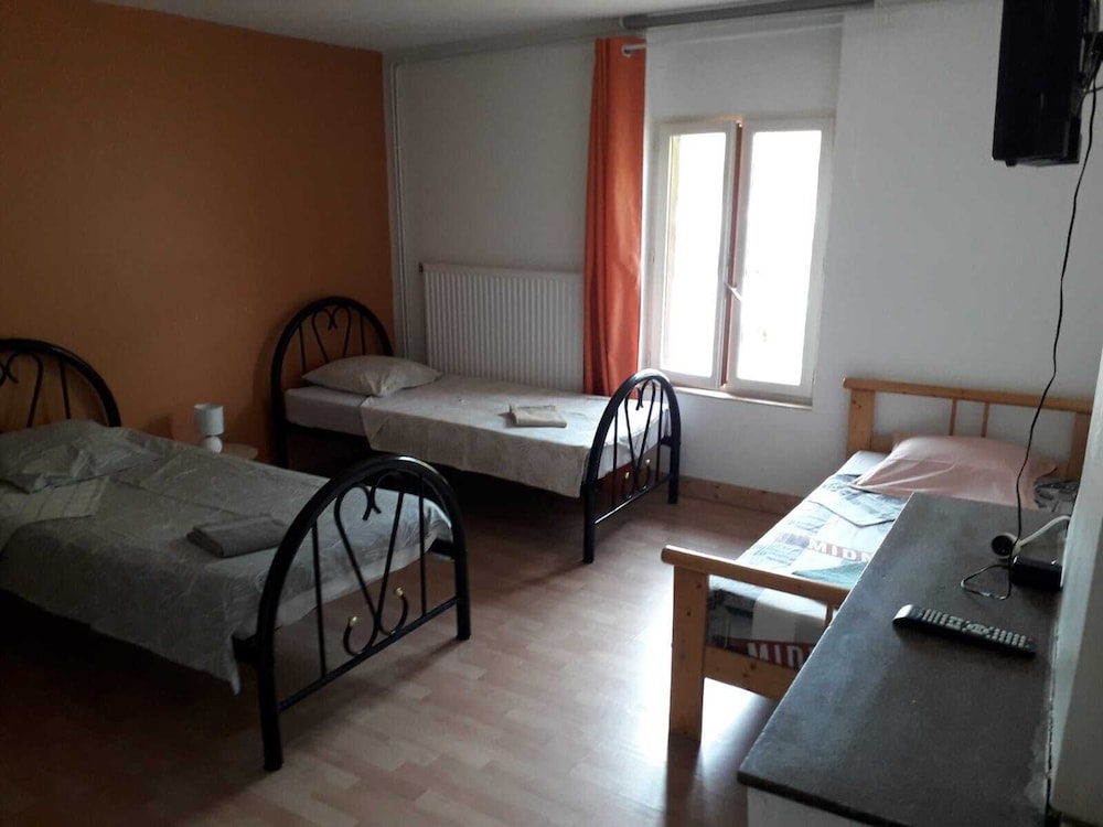 Basic Triple Room