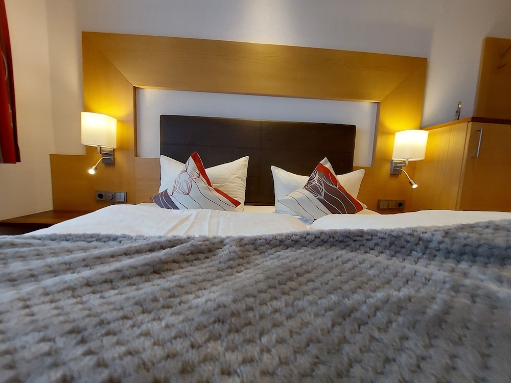 Economy Double Room, 1 Queen Bed, Balcony, River View
