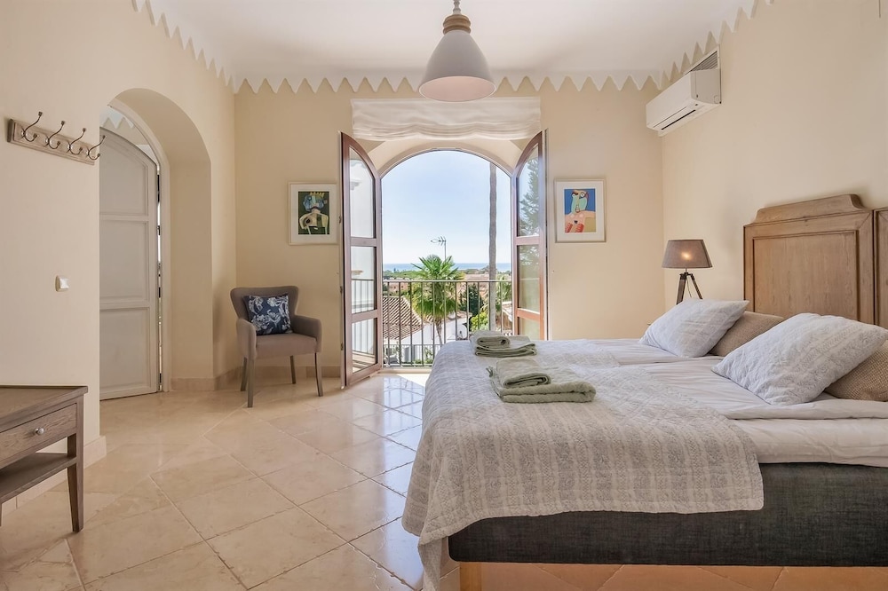 Villa, 6 habitaciones (18024)