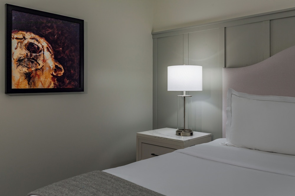 Standard Room, 1 King Bed ADA photo 3