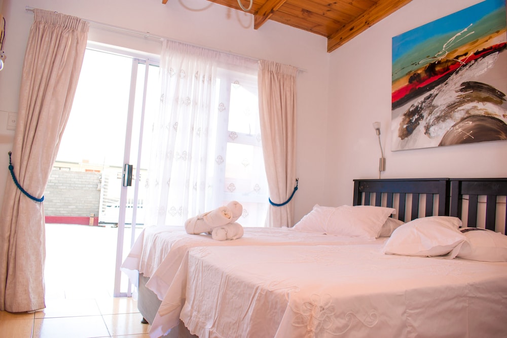 Double or Twin Room photo 2